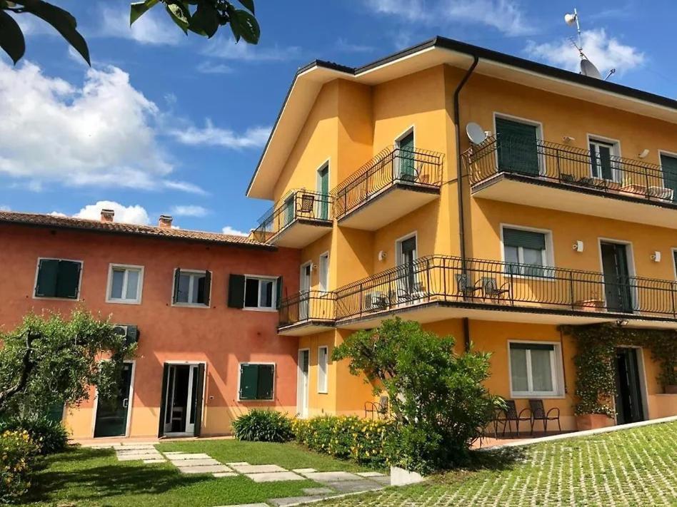 Nice Apartments Lake View & Free Parking 帕斯特伦戈 外观 照片