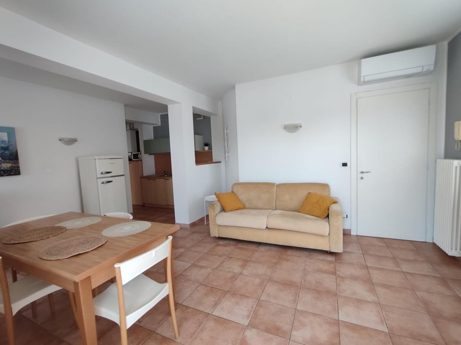 Nice Apartments Lake View & Free Parking 帕斯特伦戈 外观 照片